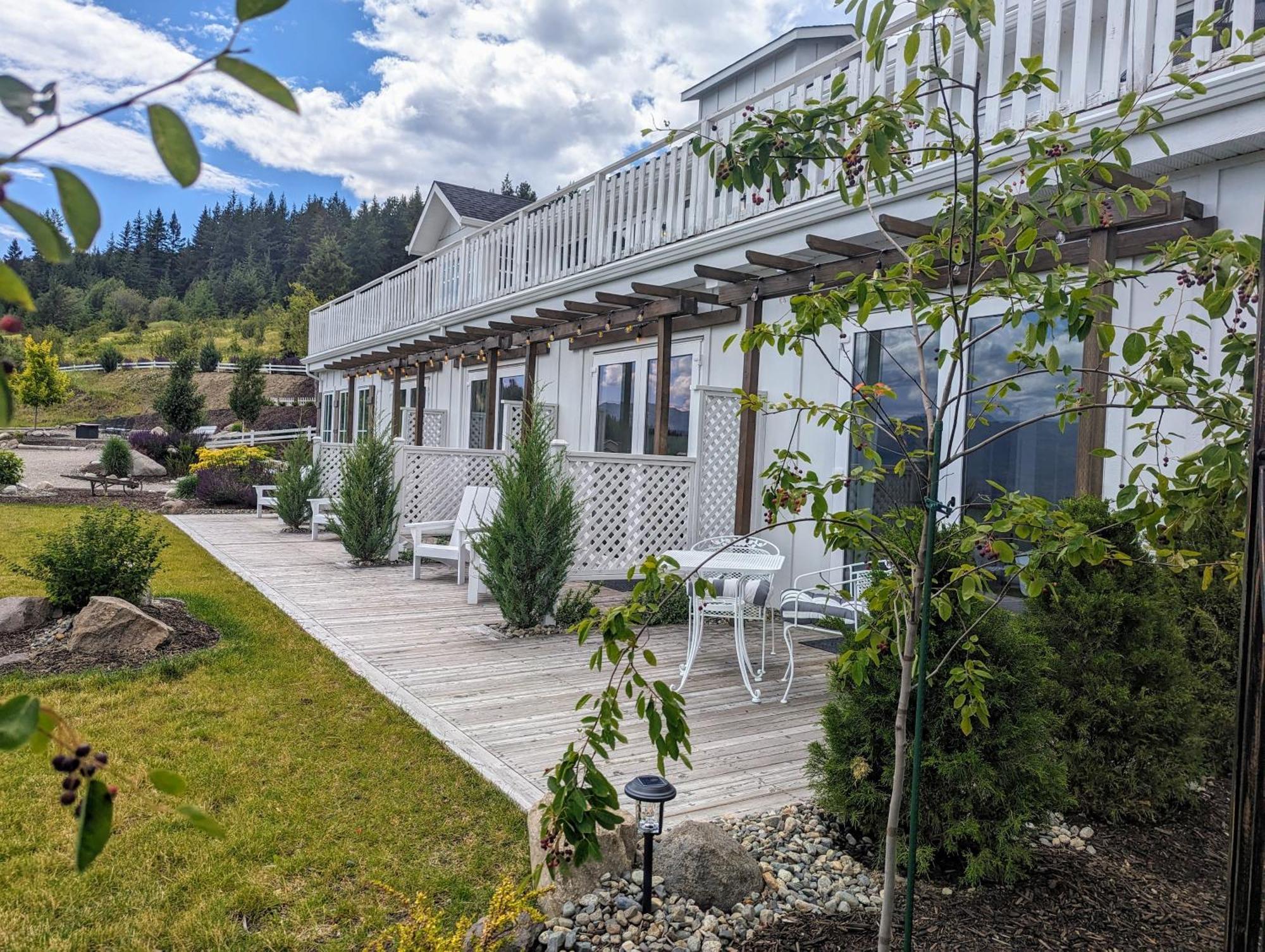 Autumn Lane B&B, Farmhouse Elegance & Stunning Lakeviews West Kelowna Exteriör bild